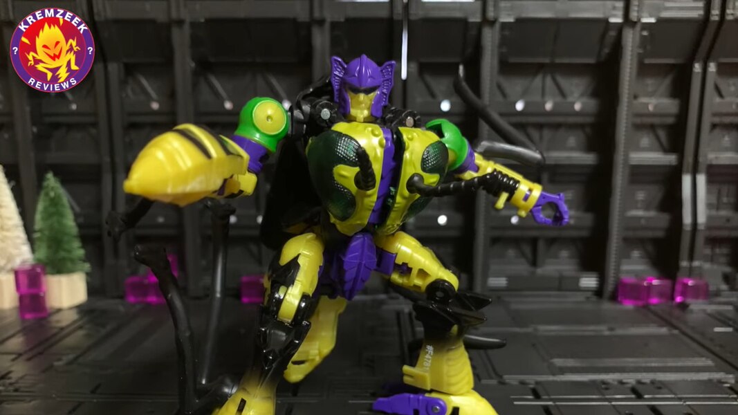 Transformers Legacy Buzz Saw In Hand Image  (1 of 6)